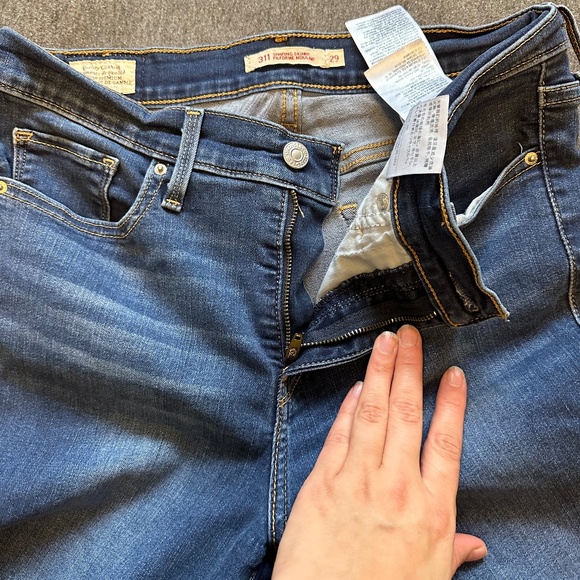 Levi 311 Shaping Skinny Jeans - Picture 9 of 9